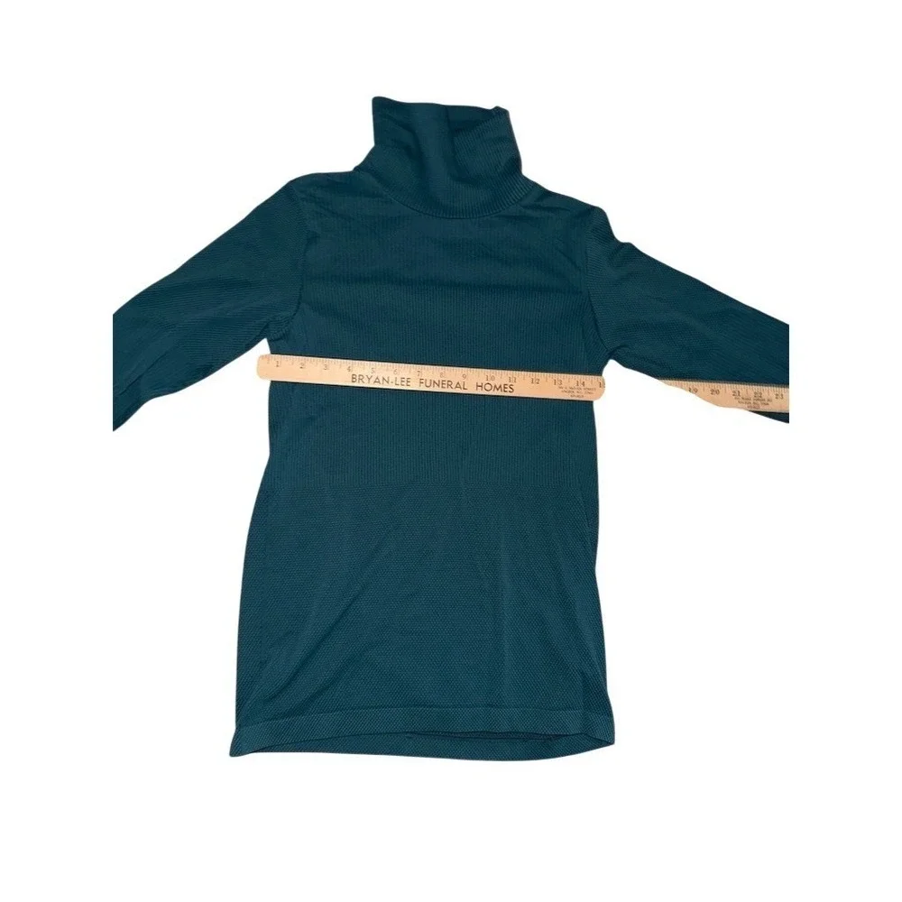 Athleta Unstinkable Turtleneck Base Layer Top Womens Sz M Teal Green Long Sleeve